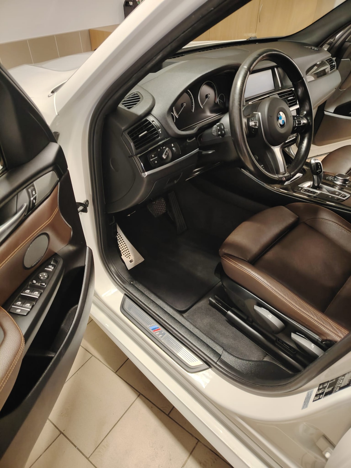 Hĺbkové čistenie koženého interiéru 